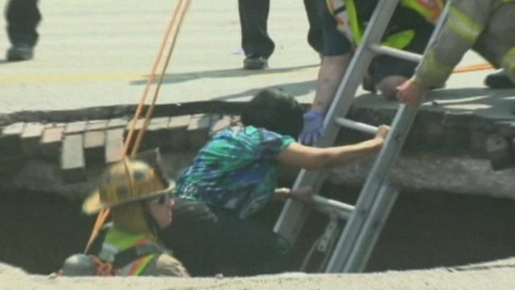 Driver Escapes From Huge Sinkhole In Ohio Bbc News