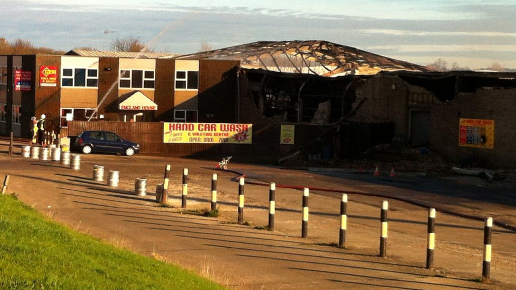 Banbury warehouse gutted by fire to be rebuilt BBC News