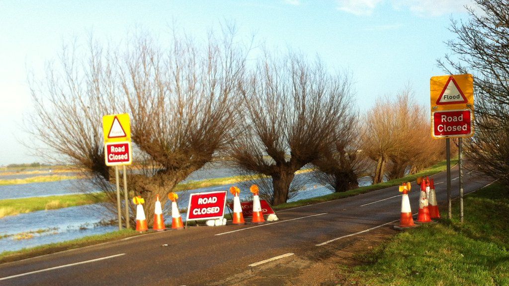 Whittlesey Wash flood warning prompts road closure BBC News