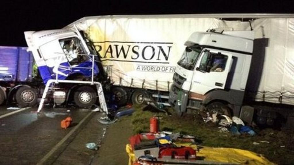 A1(M) southbound reopens after lorry crash near Wetherby BBC News