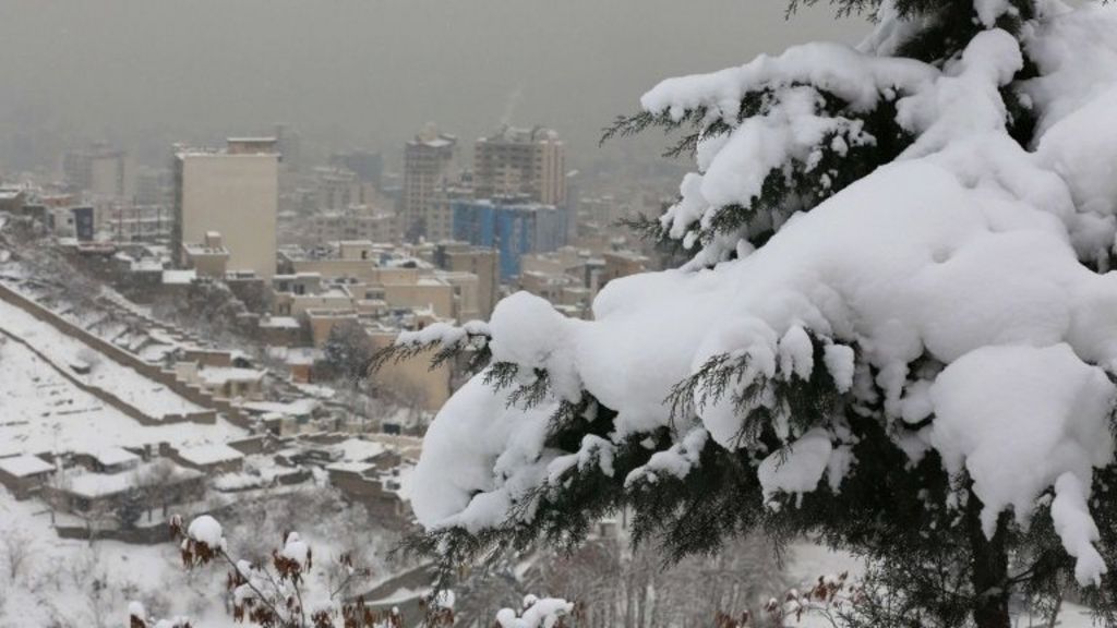 Rare snow blankets Iran's capital Tehran BBC News