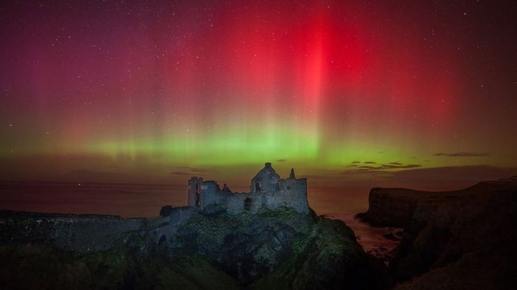 Northern Lights shine across Northern Ireland BBC News