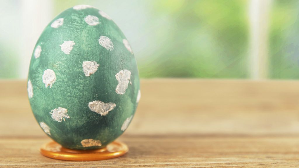 China Children make eggs 'stand up' in spring festival BBC News