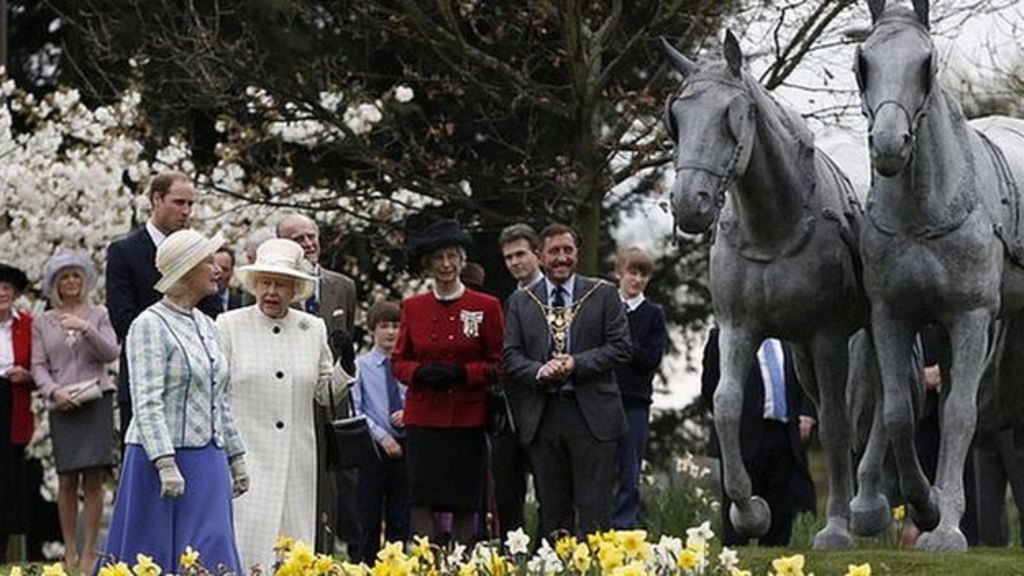 Royal Family unveils Windsor horse statue BBC News
