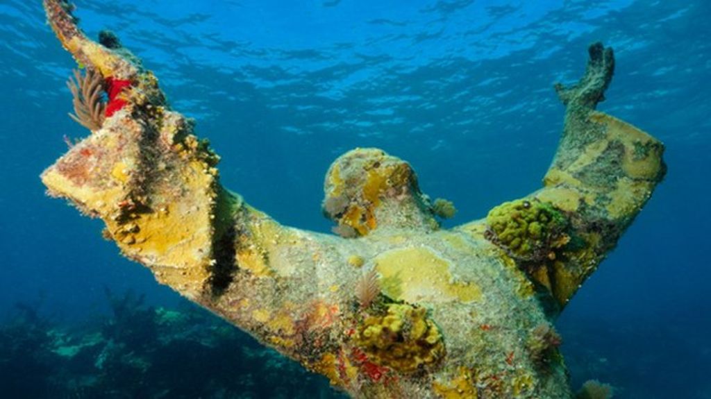 Italy Underwater Christ statue to stir Palermo tourism BBC News