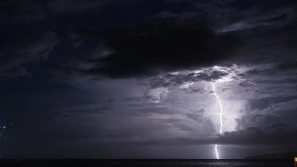 Who What Why What Happens When Lightning Hits The Sea Bbc News 