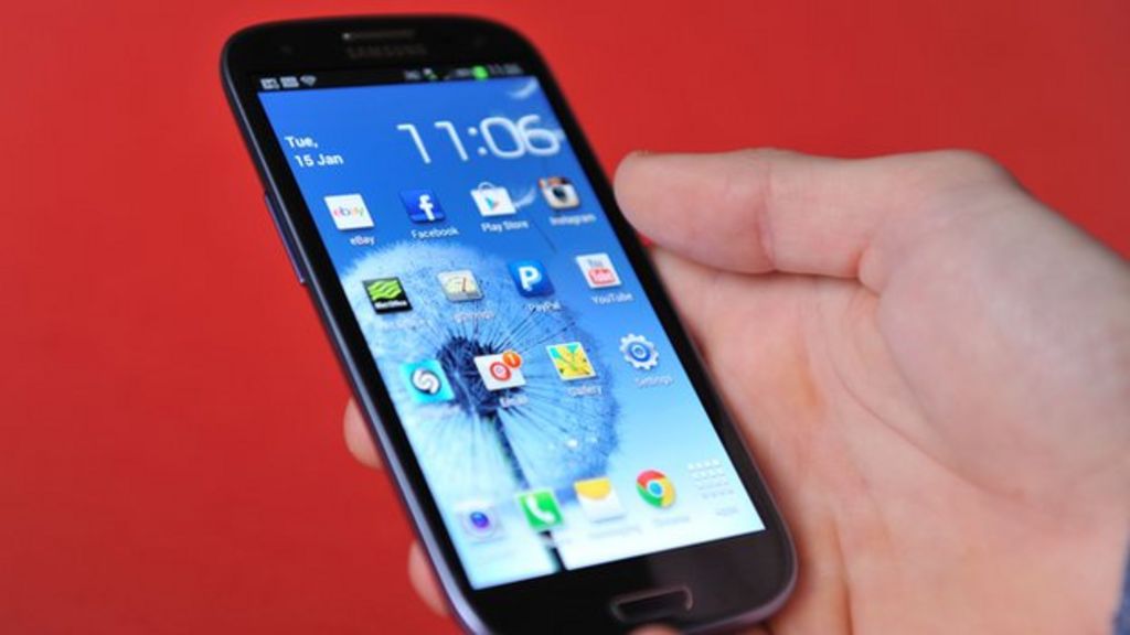 How mobile phones became fashion items - BBC News