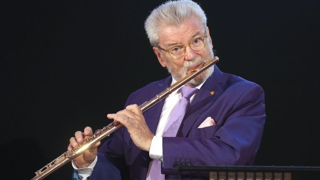 Flautist Sir James Galway wins lifetime award BBC News