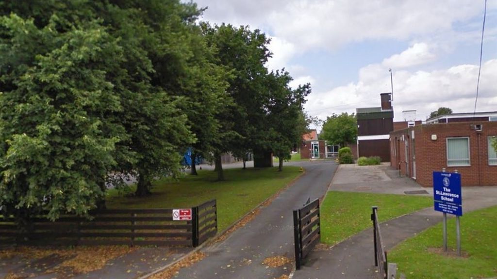 Horncastle St Lawrence School Criticised Over Diversity BBC News