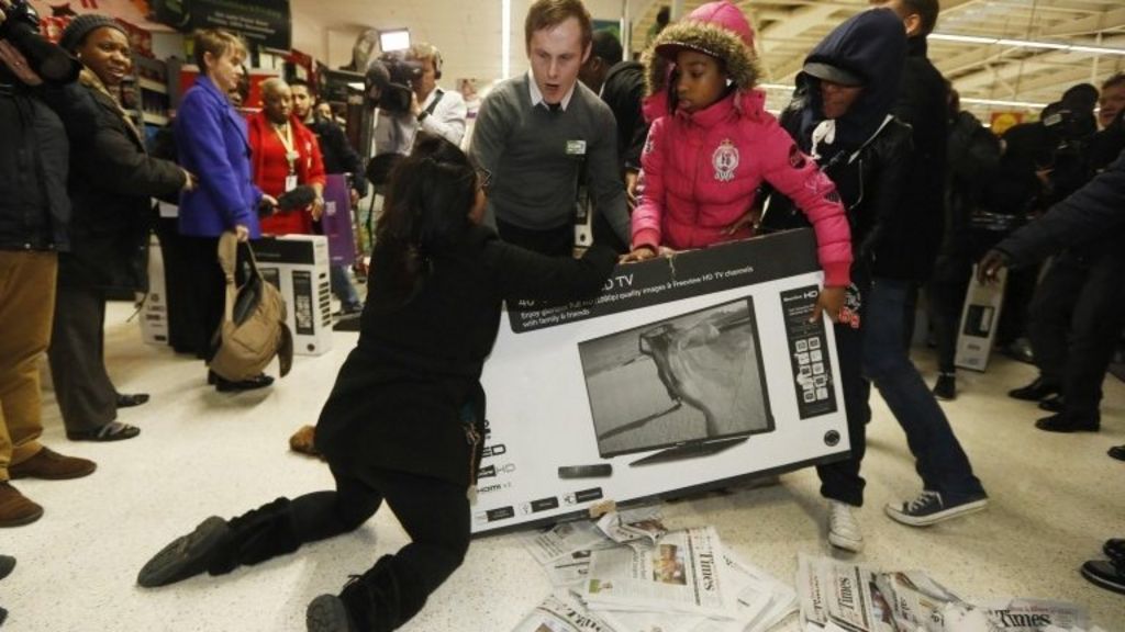 Black Friday: Police called as sales turn ugly - BBC News