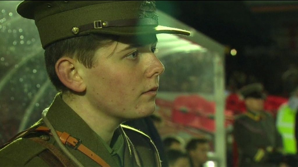 The WW1 Christmas truce football match is replayed - BBC News