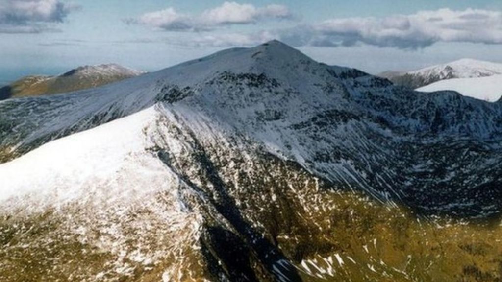 Snowdonia walker Kenneth Hands 'fell like a rag doll'