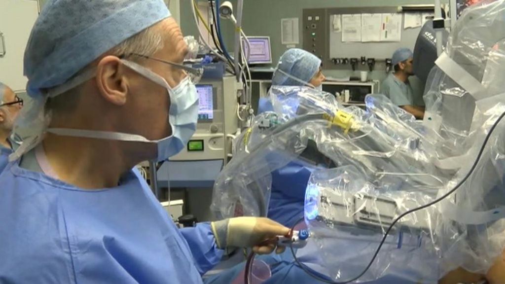 Da Vinci robot 'improving' prostate care on Teesside BBC News