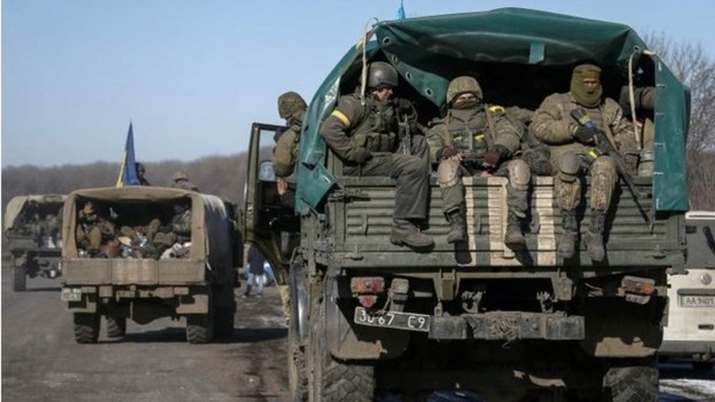 Ukraine Troops Retreat From Key Town Of Debaltseve Bbc News 