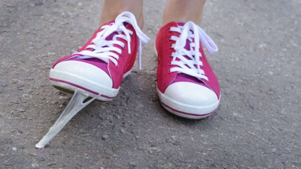 Why Singapore banned chewing gum BBC News