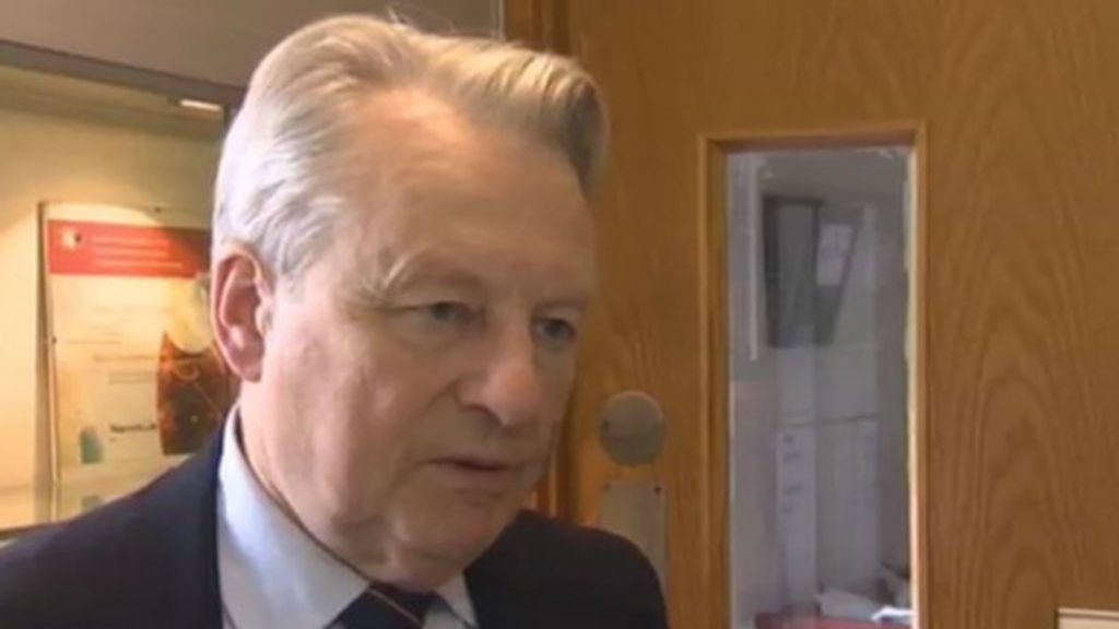 Members back Lord Elis-Thomas