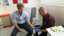 Príncipe Harry durante o teste de HIV