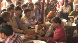 Busy traders at India's Kumbh Mela festival