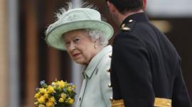 Queen at Woolwich barracks