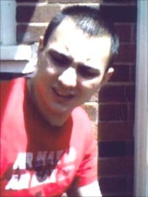 <b>Adam Cusack</b>, who was fatally stabbed in Erdington - _48410159_adamcusack