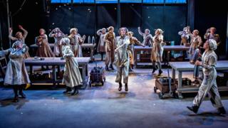 We Love Bags Barnbow Canaries: Telling the stories of WW1 munitions workers - BBC News