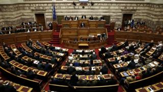 Greek parliament votes on 2016 budget