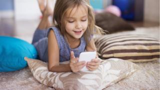 girl on smartphone