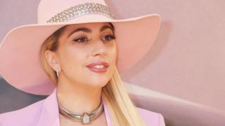 _92271502_gaga.jpg