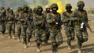 Pakistani border security force Special Operation Group (SOG) take part in '53rd Frontier Corps Week' military drills in Peshawar on November 19, 2016.