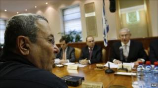 Israeli cabinet meets in Jerusalem to agree an inquiry into Gaza-bound flotilla raid on 14 June 2010