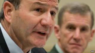 US ambassador to Kabul Karl Eikenberry (foreground) with Gen Stanley McChrystal