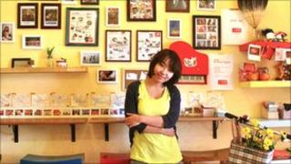 Xiaoche Miao in her dessert shop