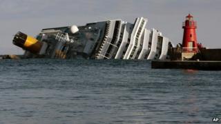 The stricken cruise liner Costa Concordia off Giglio (17 January)