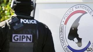 French police in Islamist raids, 30 March