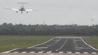 Hawarden Airport runway (pic by Samslipknot)