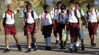 Cuban schoolboys return to classes on 5 November