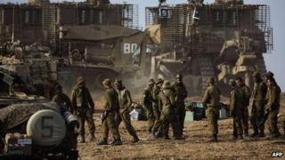 Israeli soldiers near the border with Gaza, 17 Nov