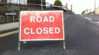 An Army bomb disposal team are at the scene on the Armagh Road.