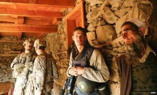 Tim Hetherington in Afghanistan, 2007