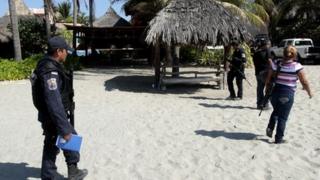 Mexican Army soldiers at the crime scene in Acapulco