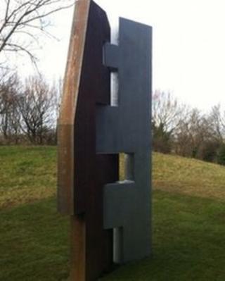 Geoff Waterfield sculpture at SSI