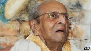 Bollywood actor Pran at the prestigious Dadasaheb Phalke award, 10 May 2013