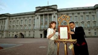 An official notice of the birth was placed on an easel at Buckingham Palace