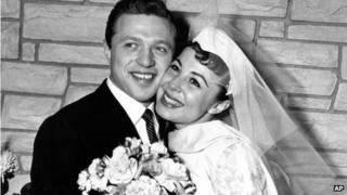 Singers Steve Lawrence and Eydie Gorme on their wedding day, 1957