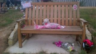 The bench with its tributes