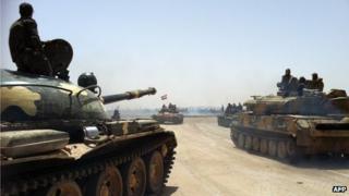 Syrian army tanks (2 June 2013)