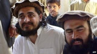 Hakimullah Mehsud (left) with his commander Wali-ur Rehman in 2009