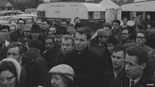 Queue for houses in 1964