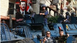 Lebanese army patrol area of Tripoli split by Shia-Sunni rivalry (03/12/13)