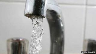 Running tap water - generic